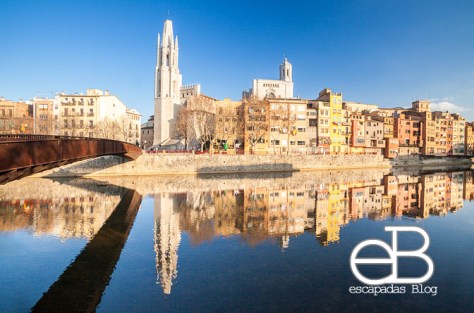 Rio Onyar, Iglesia de y casas coloreadas