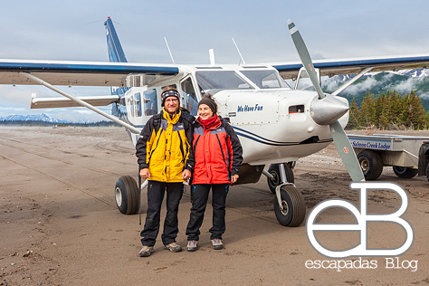 A punto de salir desde la playa en Alaska